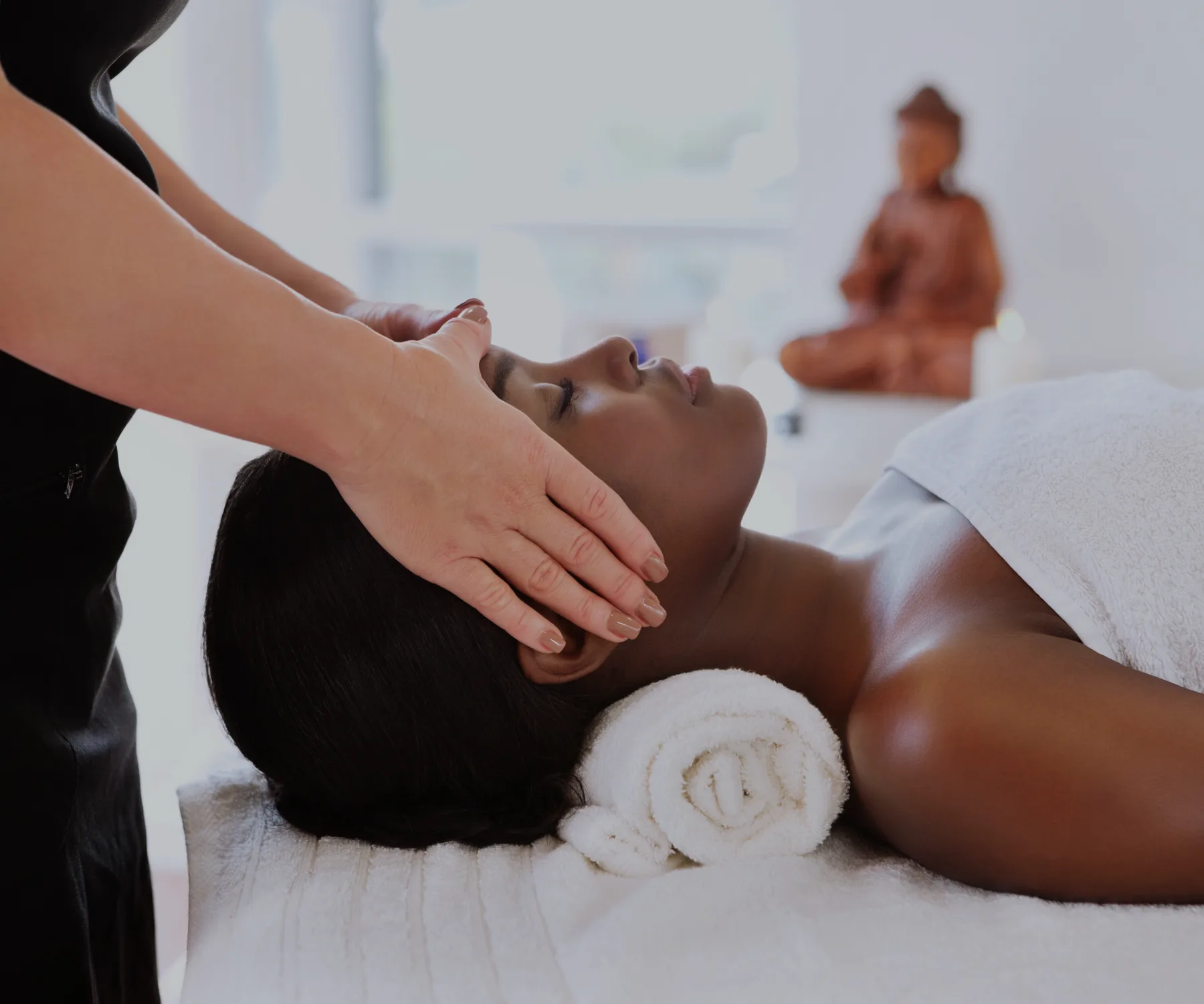 Relaxation massage treatment at SE1 Medical Aesthetics